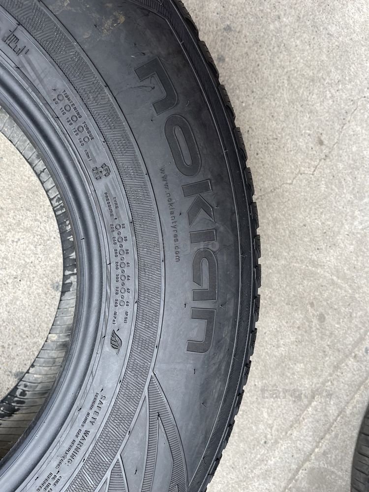 2 anvelope de iarna 265/70/17 Nokian ca noi 6