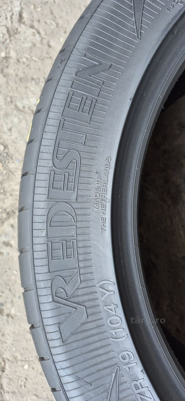 4 anvelope vara ca noi Vredestein 255/45/19.Pretul este pe bucata. 5
