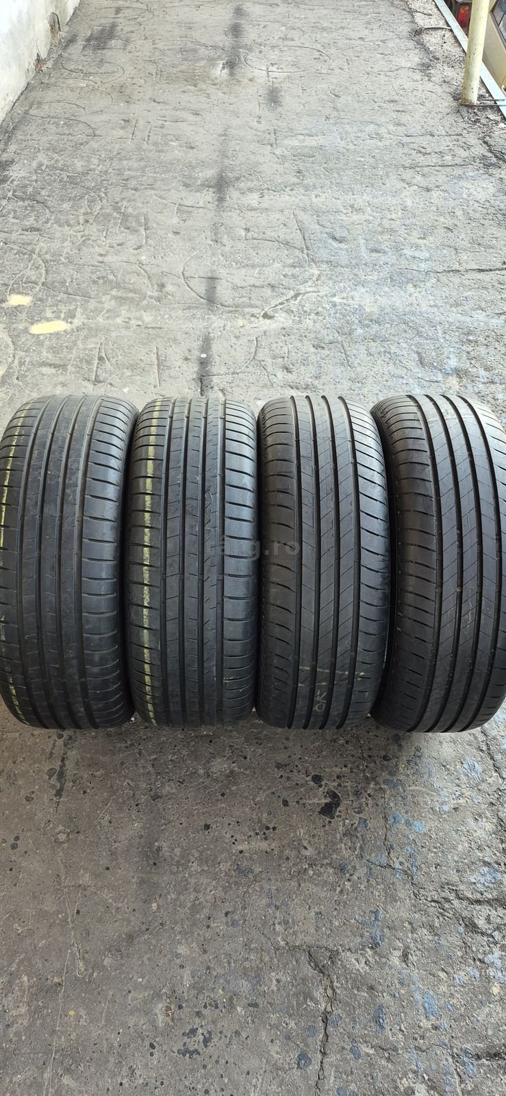 4 anvelope vara, doua noi,doua ca noi Bridgestone 235/55/18.Pretul este pe bucata.