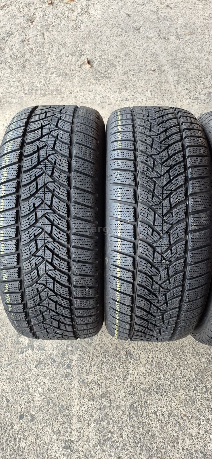 4 anvelope iarna ca si noi Dunlop 235/55/17.Pretul este pe bucata 2