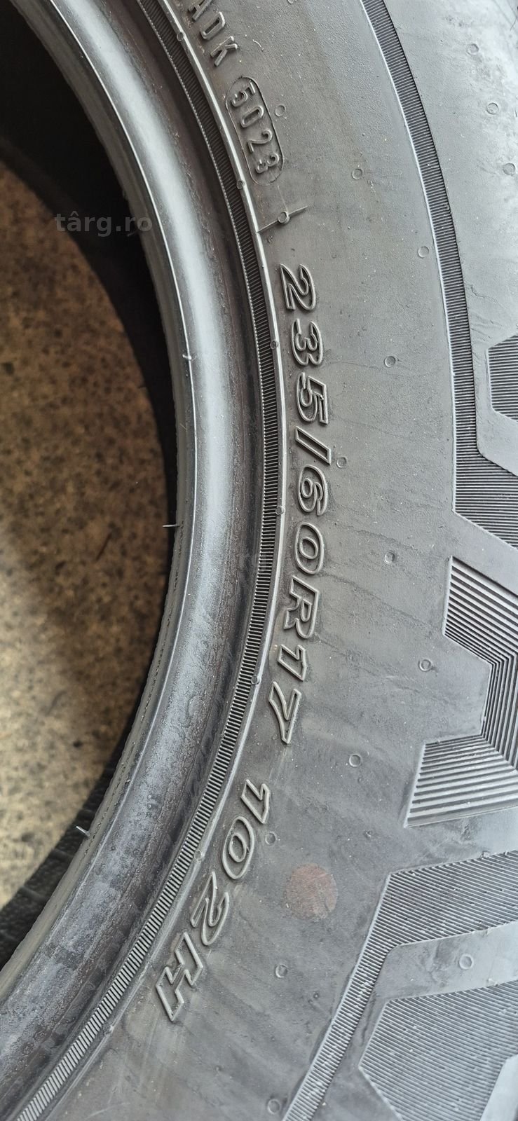 4 anvelope vara 235/60/17,doua Nexen,doua Michelin.Pretul este pe bucata. 5
