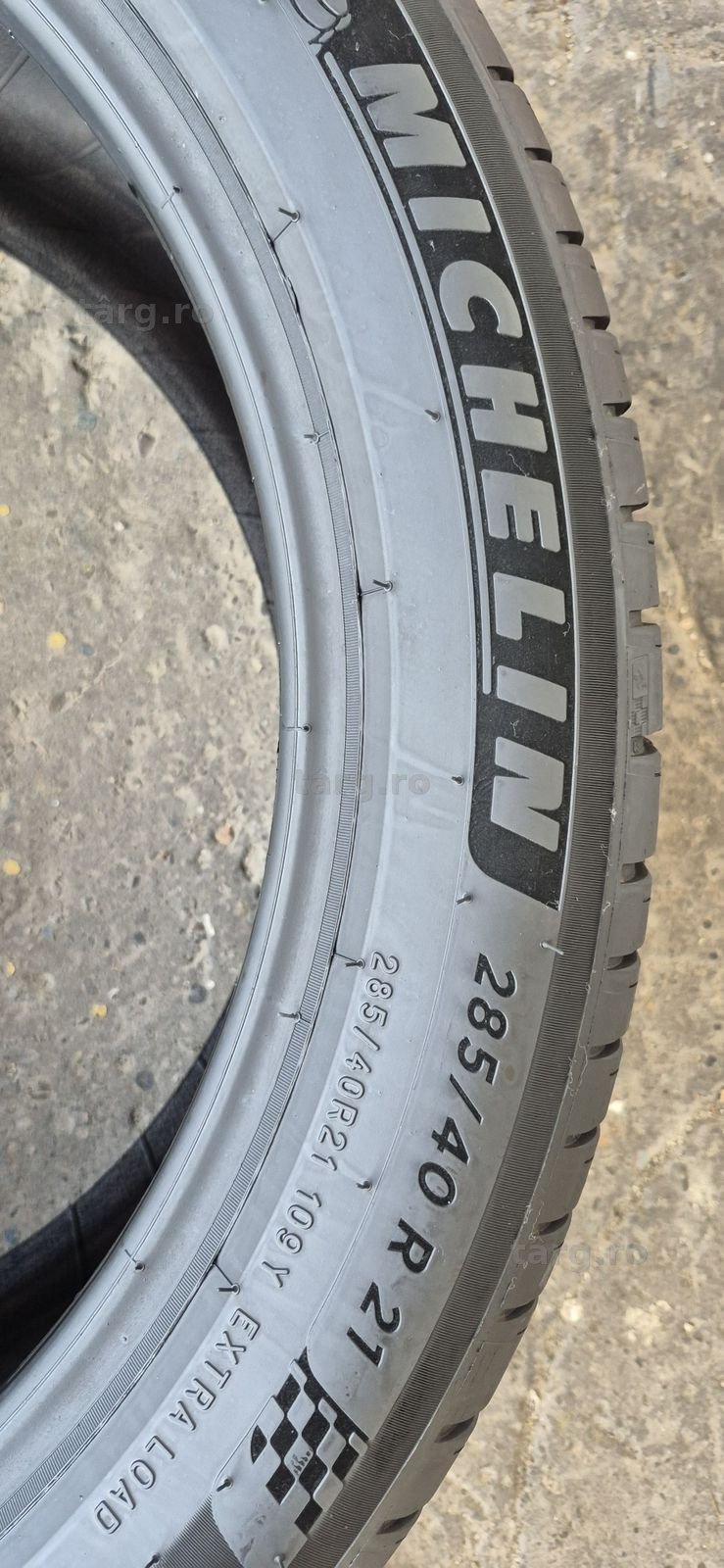4 anvelope vara noi Michelin,fata 285/40/21,spate 315/35/21,dot 2021.Pretul este pe bucata. 4