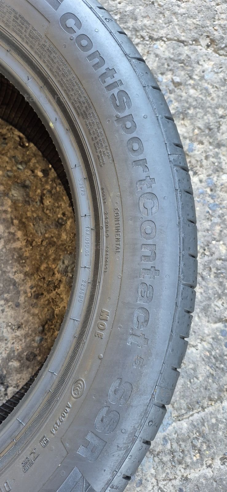 2 anvelope vara runflat ca noi Continental 235/50/18.Pretul este pe bucata. 4