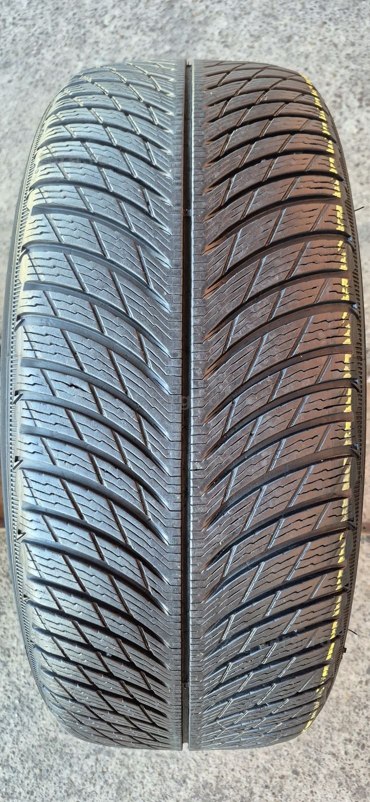 4 anvelope iarna Michelin 215/55/18.Pretul este pe bucata. 3