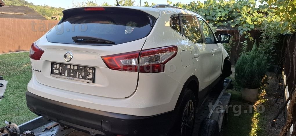 Nissan Qashqai j11,4x4, euro6, 2016 accidentat vând sau schimb 3