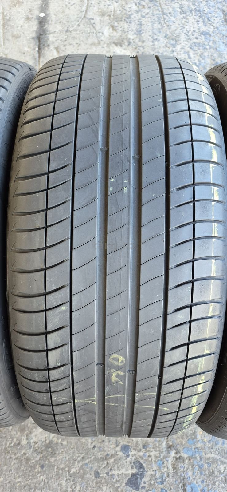 4 anvelope vara runflat  Michelin,fata 245/45/19,spate 275/40/19.Pretul este pe bucata. 3