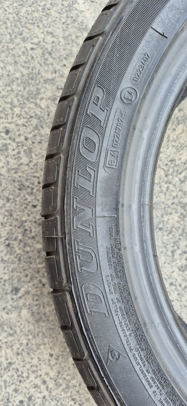 4 anvelope vara noi Dunlop 195/50/16.Pretul este pe bucata. 4