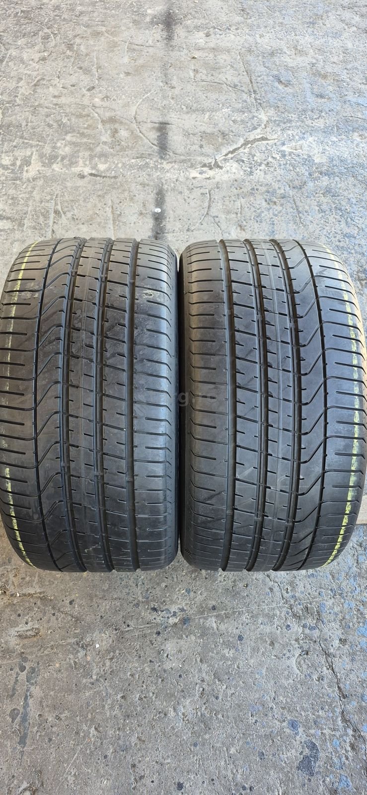 2 anvelope vara Pirelli 285/35/20.Pretul este pe bucata.