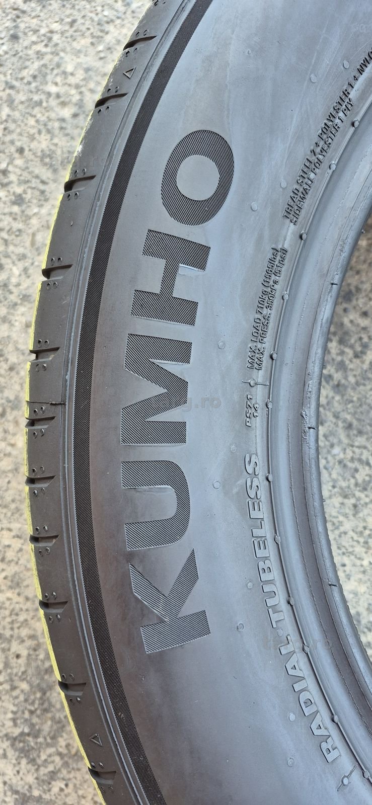 4 anvelope vara  noi Kumho 215/60/17,dot 2025.Pretul este pe bucata. 4