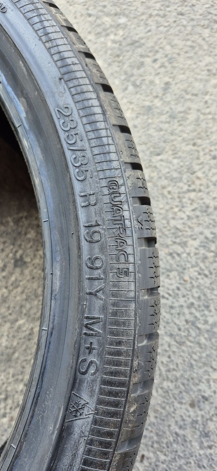 2 anvelope M+S noi Vredestein 235/35/19.Pretul este pe bucata. 5