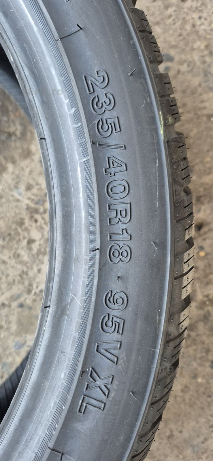 4 anvelope iarna noi Rockblade 235/40/18.Pretul este pe bucata. 5