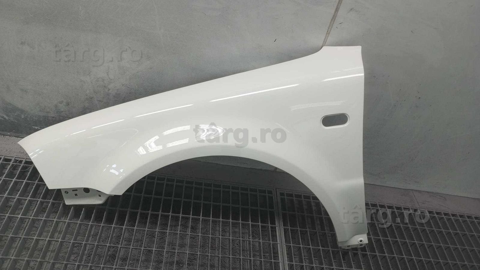 Aripa Fata Stanga VW Passat B5.5 An 2000-2003 (LB9A (Alb))