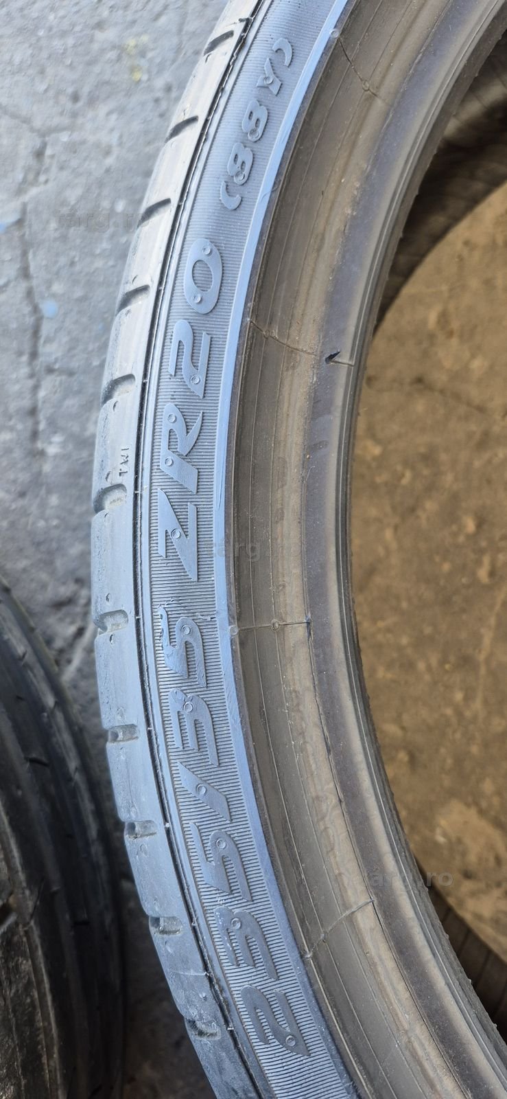 4 anvelope vara Pirelli 235/35/20.Pretul este pe bucata. 6