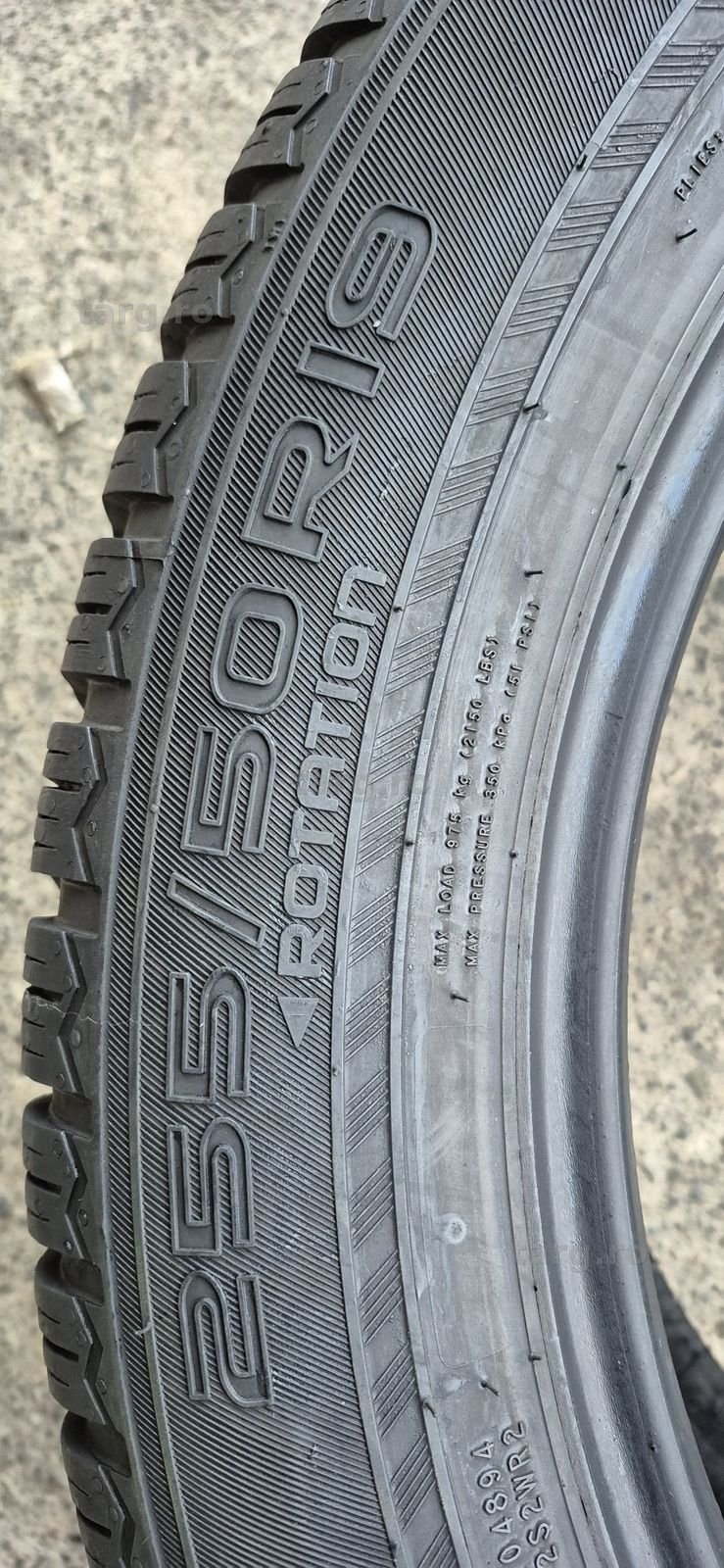 4 anvelope iarna ca noi Nokian,fata 235/55/19,spate 255/50/19.Pret/buc 7