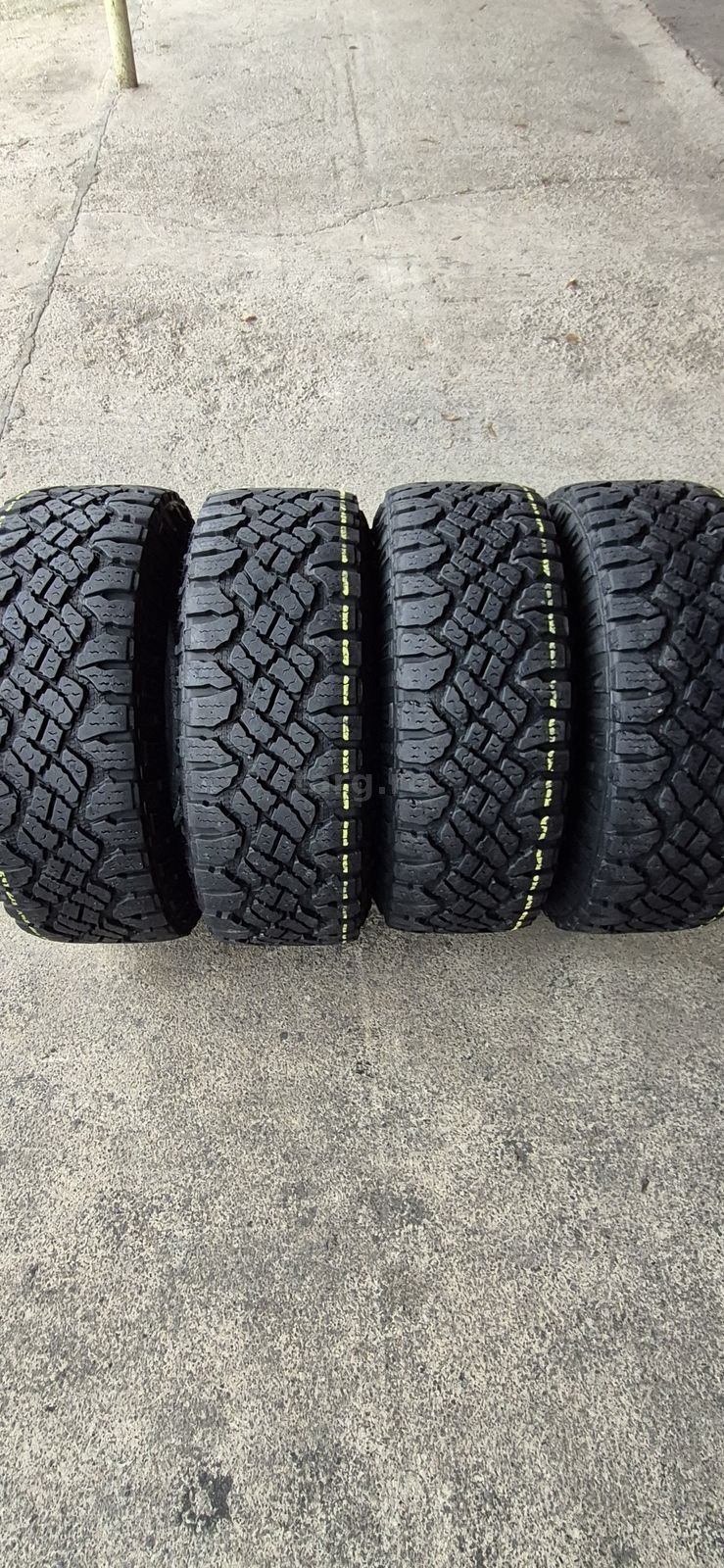 4 anvelope M+S ca si noi Goodyear 315/70/17.Pretul este pe bucata