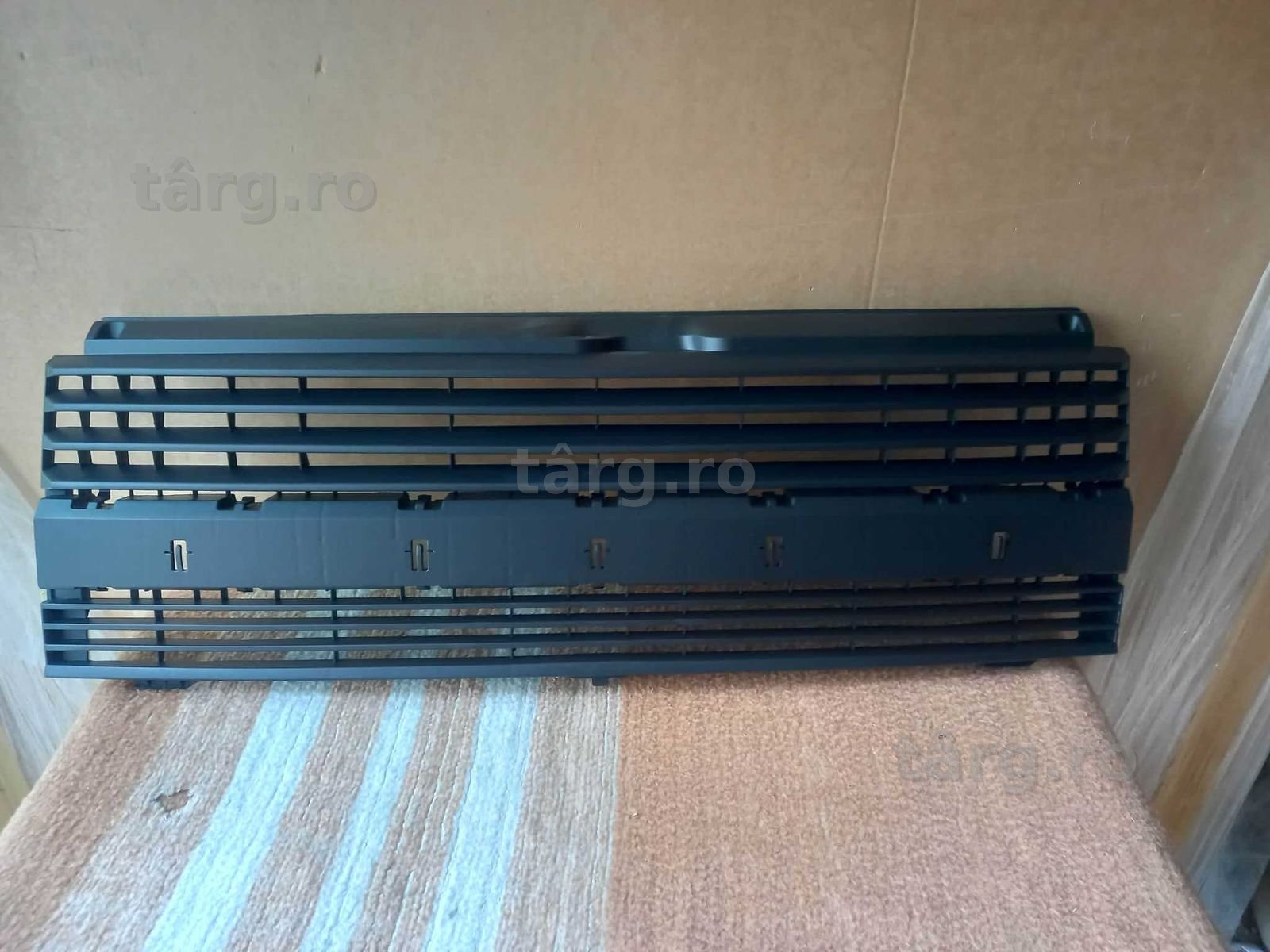 Grila sport VW T4 intre 1990 si 1996 negru fara semn - OUTLET