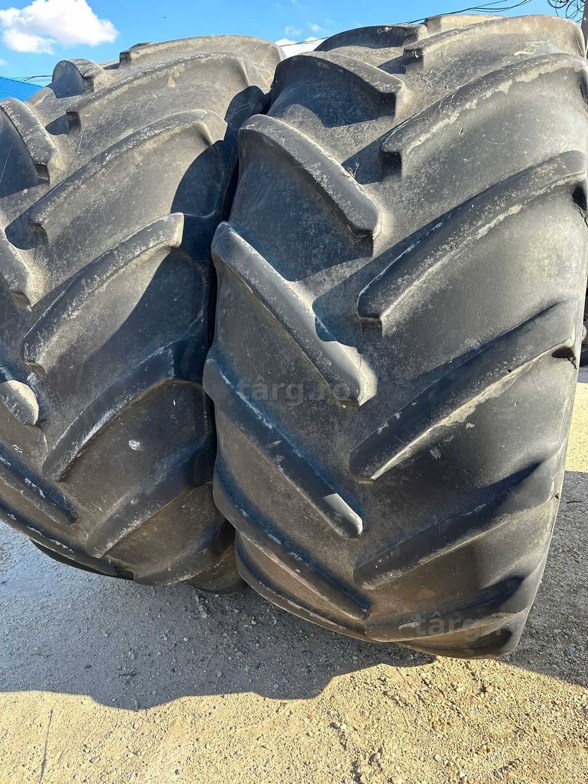 800/70  R38  Michelin