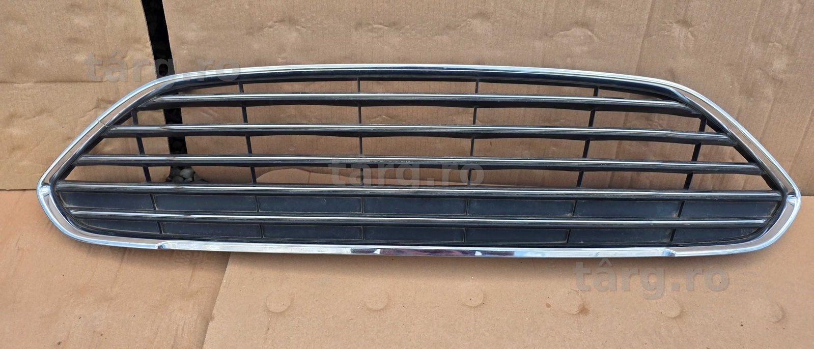 Grila radiator Ford Fiesta mk6 Facelift 2014 / 2015 / 2016