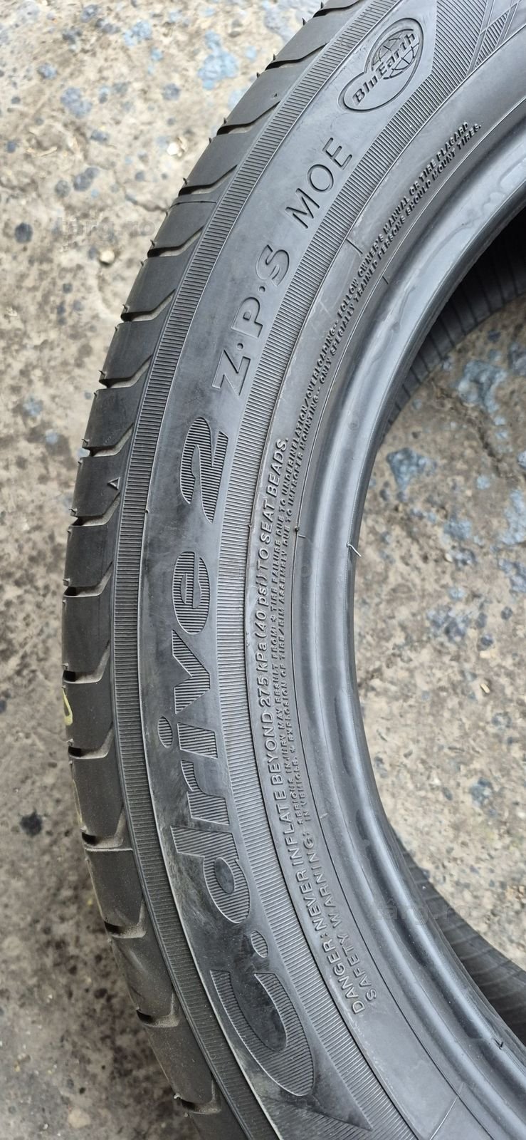 4 anvelope vara runflat ca noi Yokohama 235/50/18.Pretul este pe bucata. 5