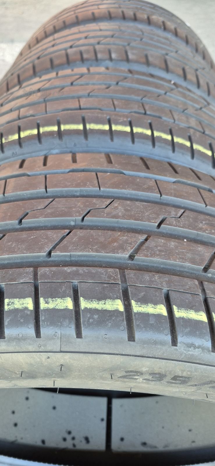 4 anvelope vara Hankook 235/40/19,dot 2023.Pretul este pe bucata. 4
