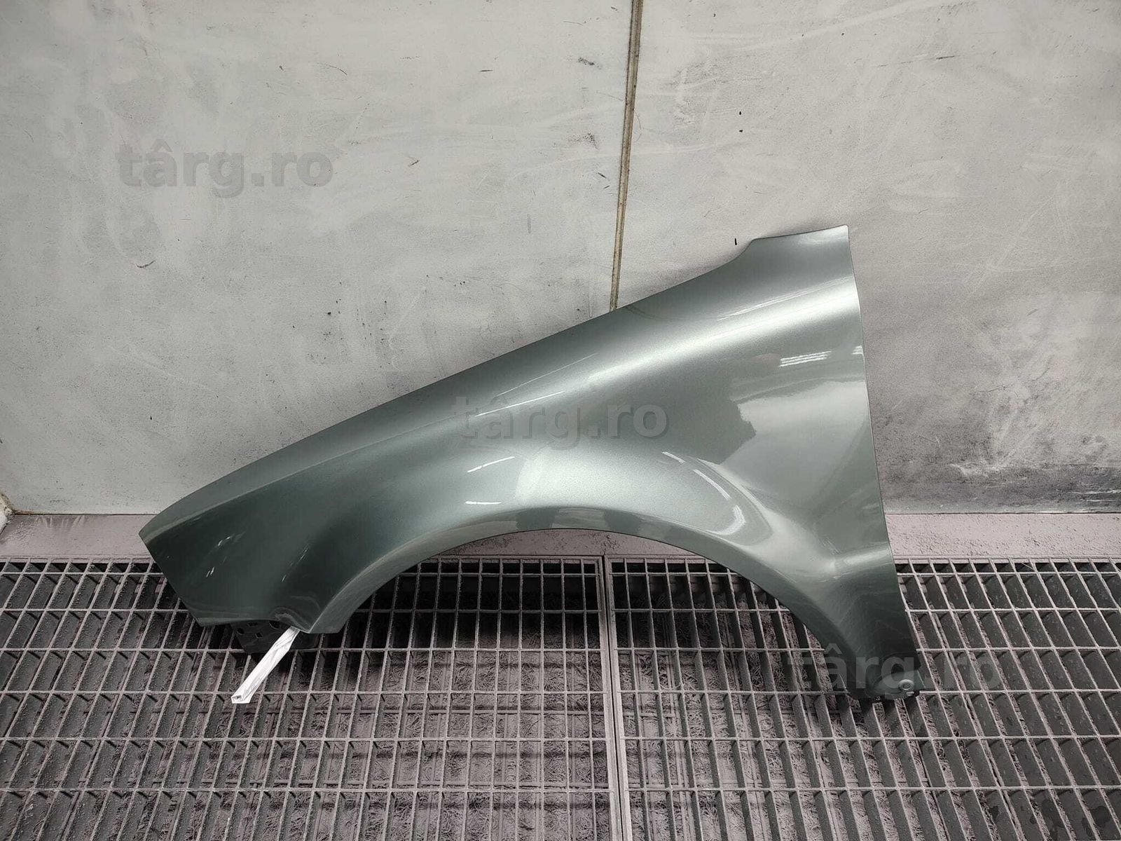 Aripa Fata Stanga VW Passat B5.5 An 2004-2005 (LA7S (Verde))
