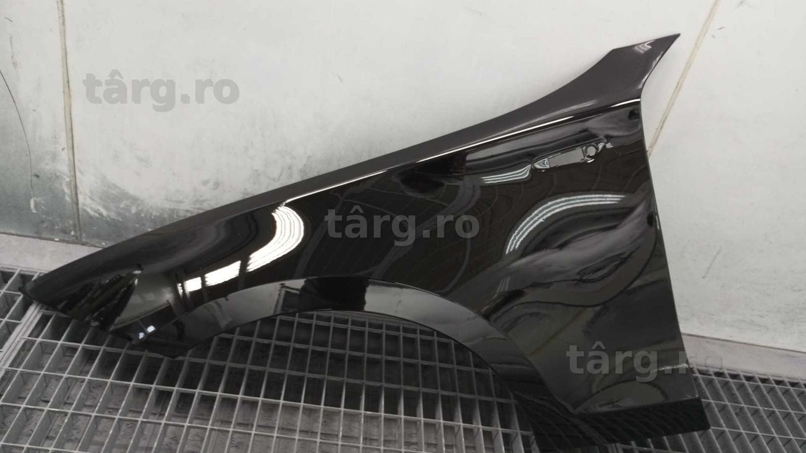 Aripa Fata Stanga BMW E81 E87 An 2003-2010 (668 (Negru))