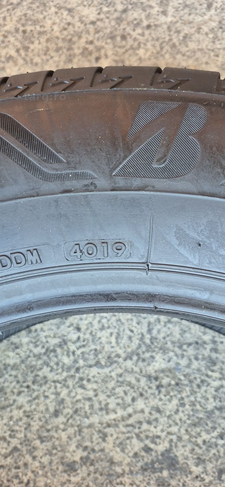 2 anvelope vara noi Bridgestone 225/65/17.Pretul este pe bucata. 6