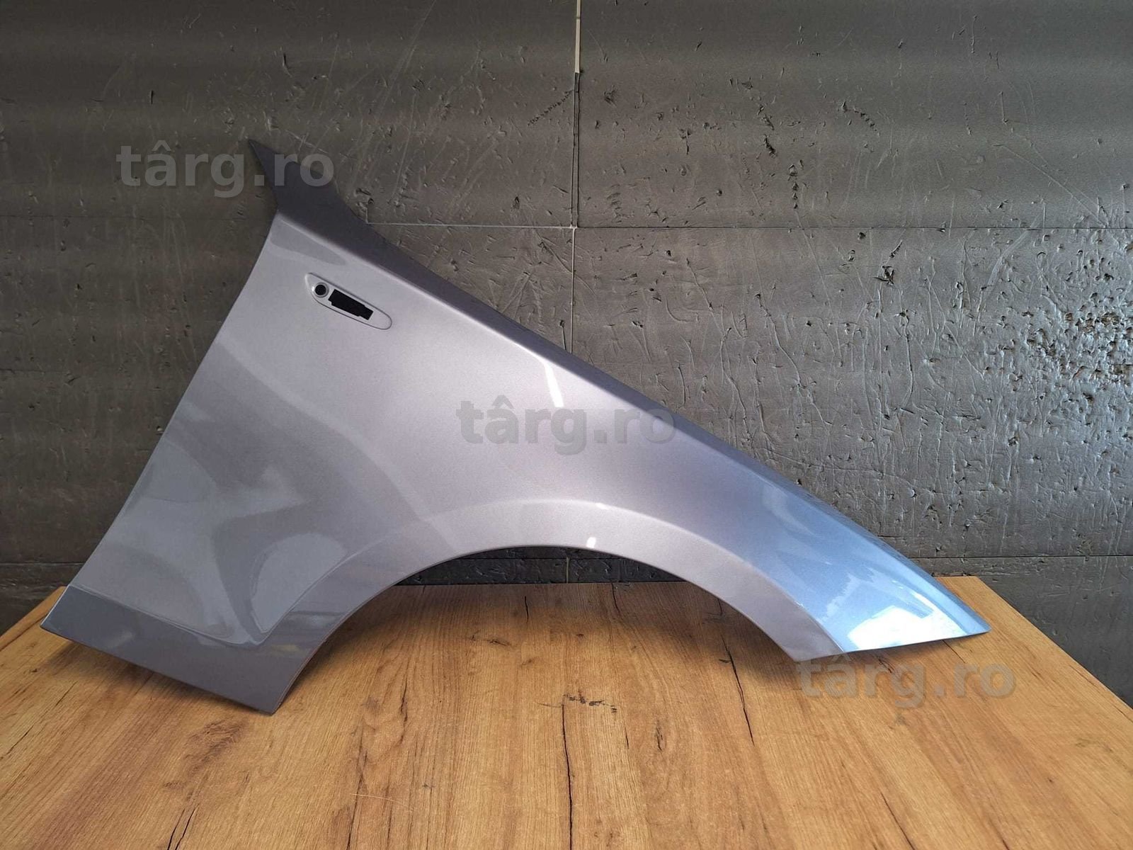 Aripa Fata Dreapta BMW E81 E87 An 2003-2010 (A18 (Gri))