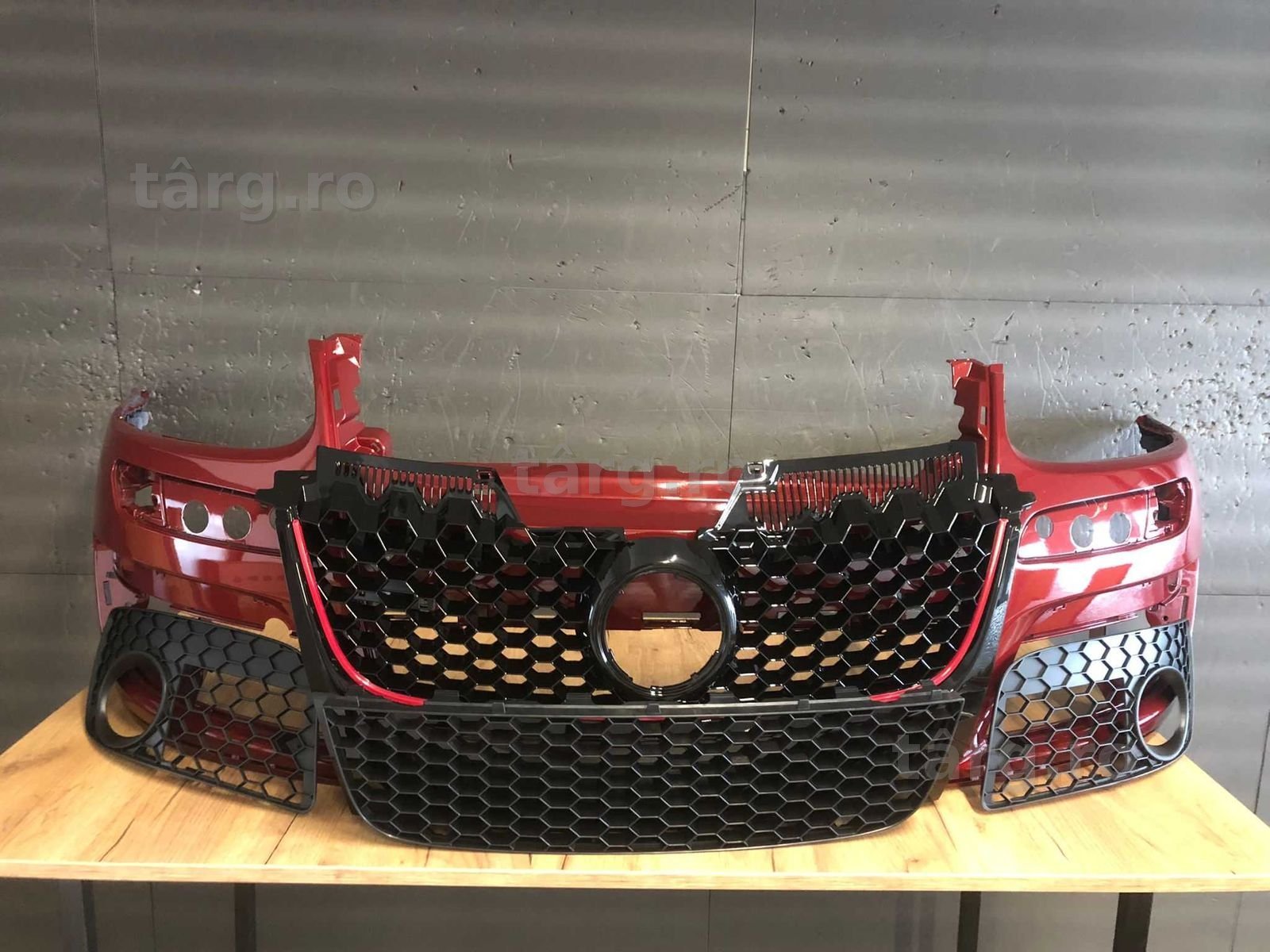 Bara Fata + Toate Grilele VW Golf 5/V GTi 2004-2008 (LA3W (Rosu))