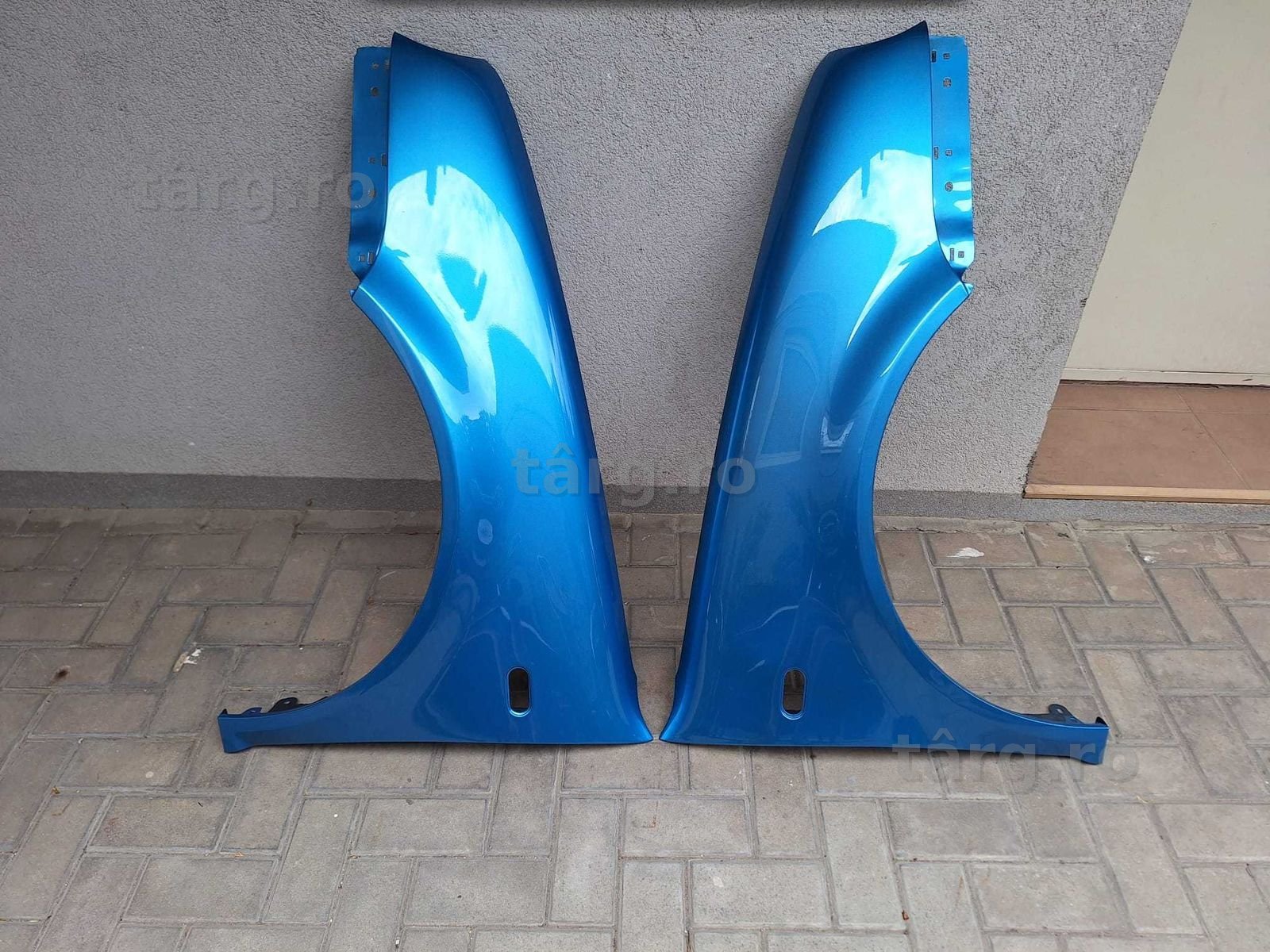 Aripa Fata Dreapta & Stanga VW Golf 4 IV An 1998-2004 Vopsita Albastru