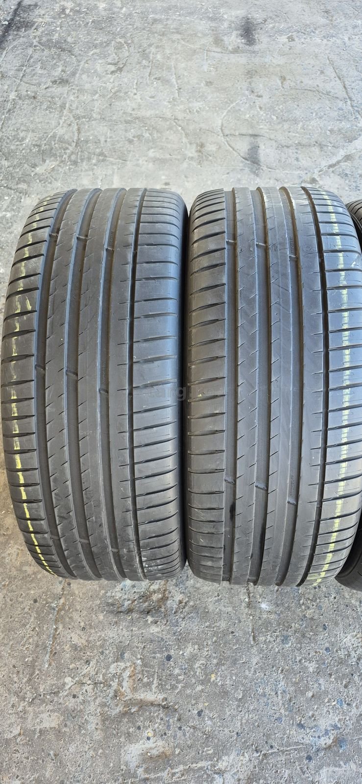 4 anvelope vara Michelin,fata 255/45/20,spate 285/40/20,dot 2020/2021.Pretul este pe bucata. 2