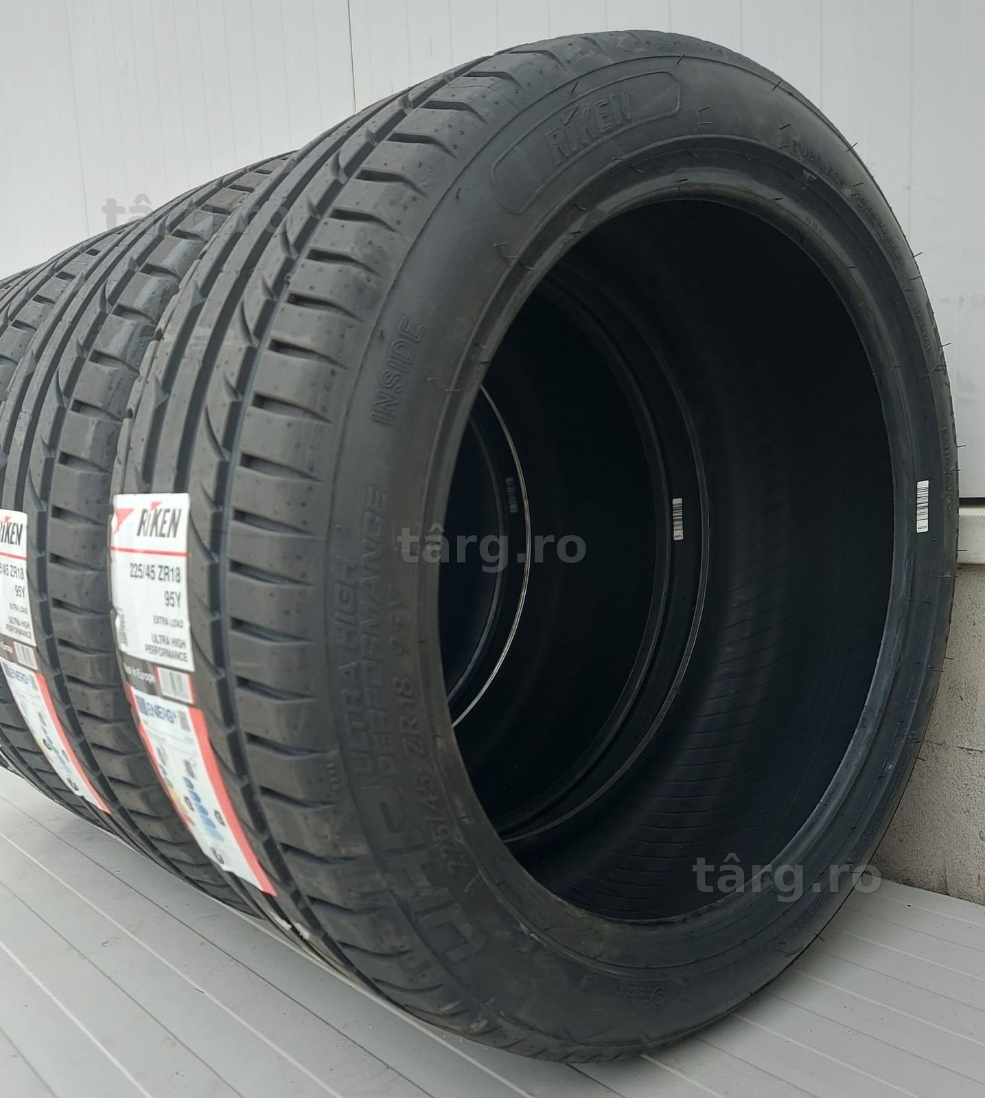 225/45 R18, 95Y, RIKEN UHP XL, ( by Michelin) Anvelope de vara 2