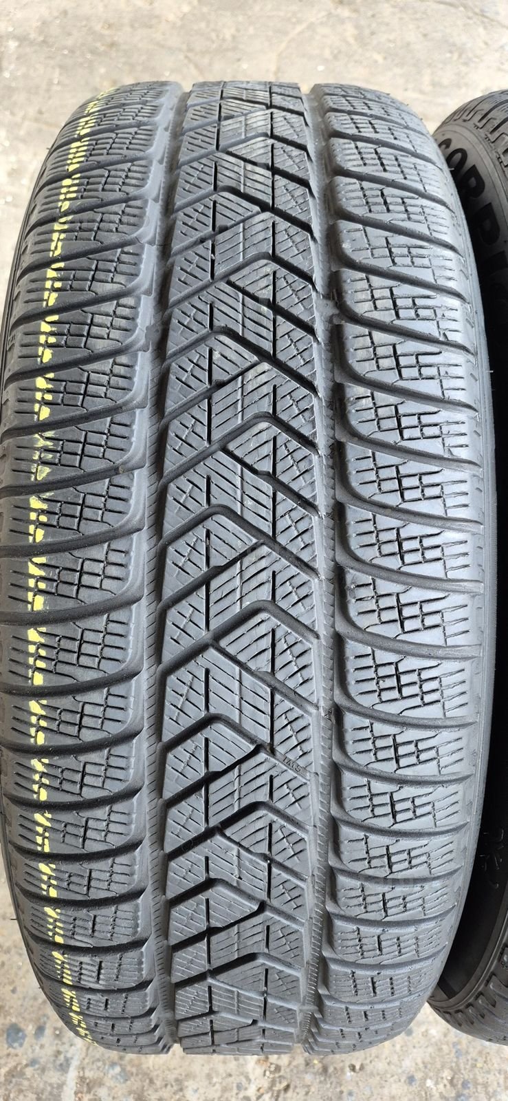 2 anvelope iarna Pirelli 245/45/21,dot 2020.Pretul este pe bucata 2