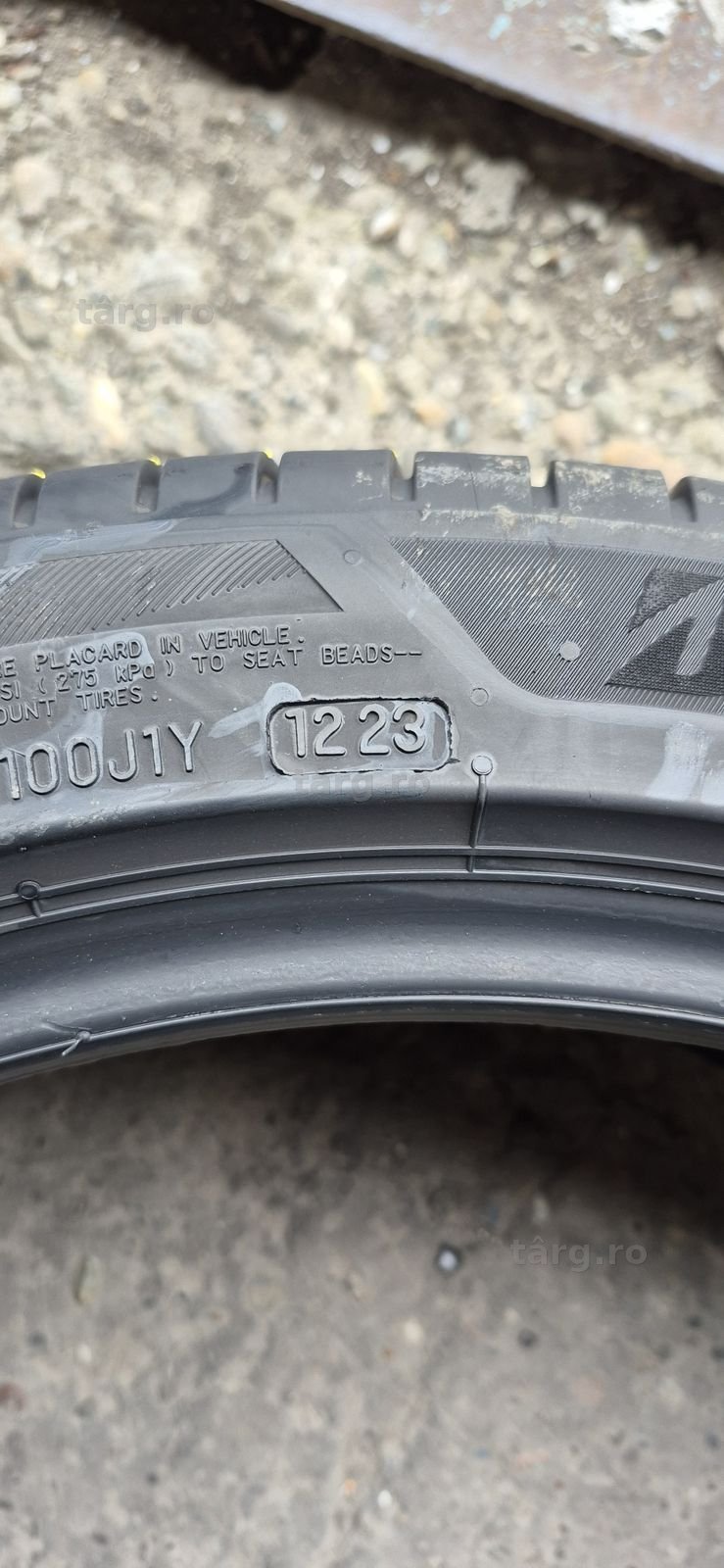 4 anvelope vara Bridgestone,fata 235/45/20,spate 255/40/20.Pretul este pe bucata 7