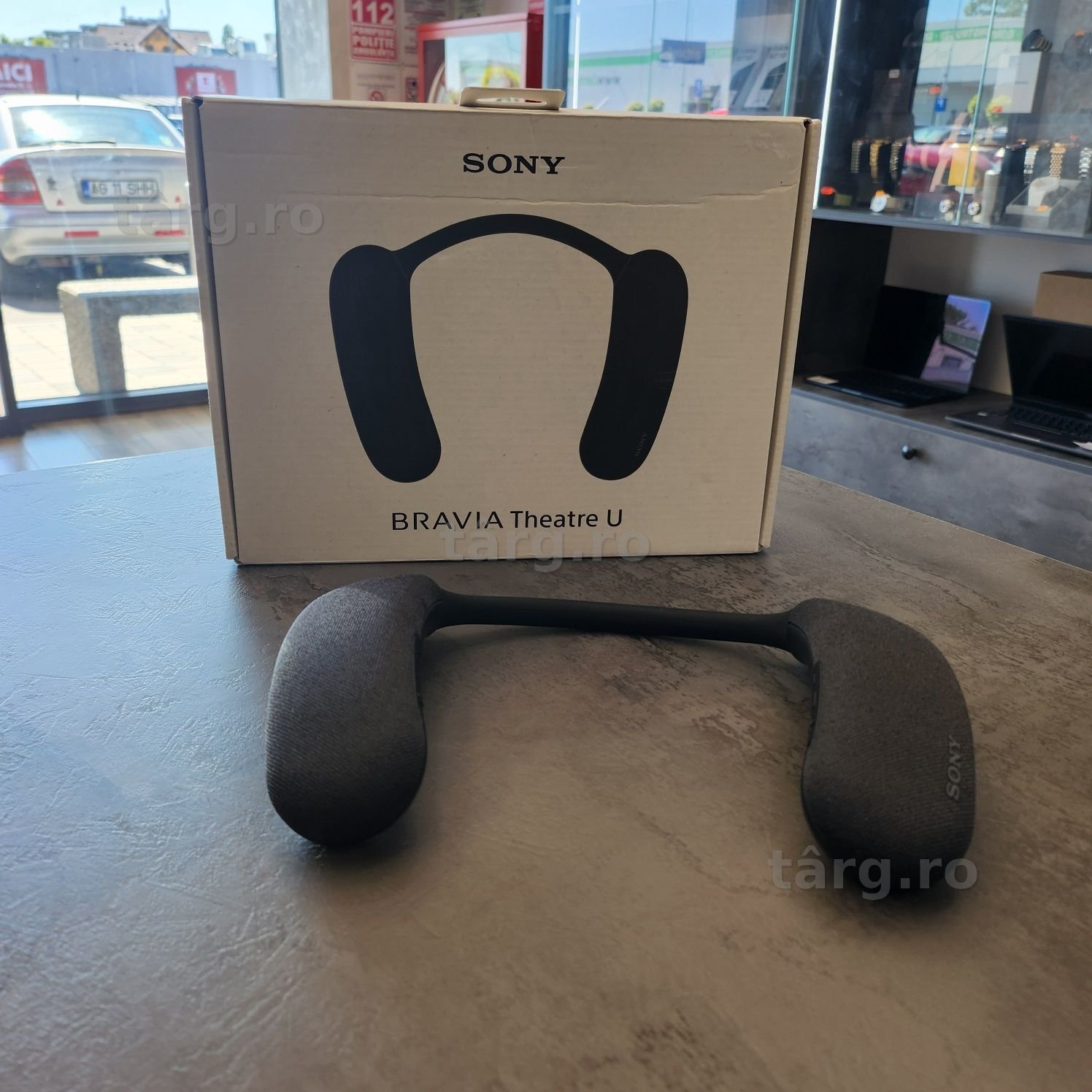 Amanet F28: Sony BRAVIA Theatre U (L)