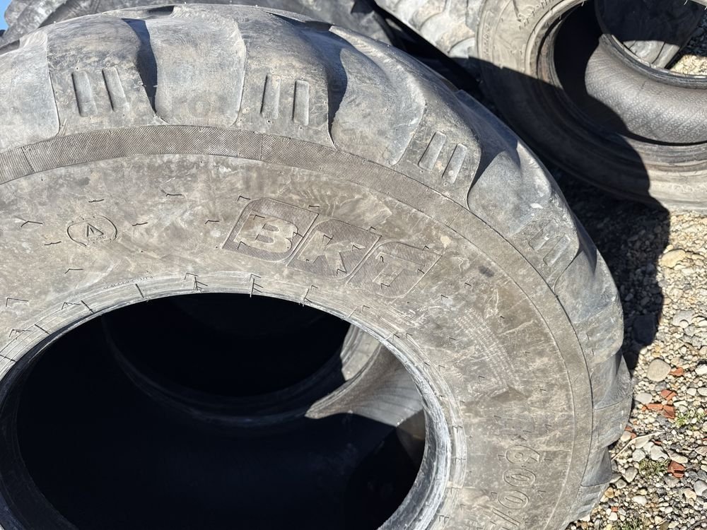 600/55r26,5 bkt 4