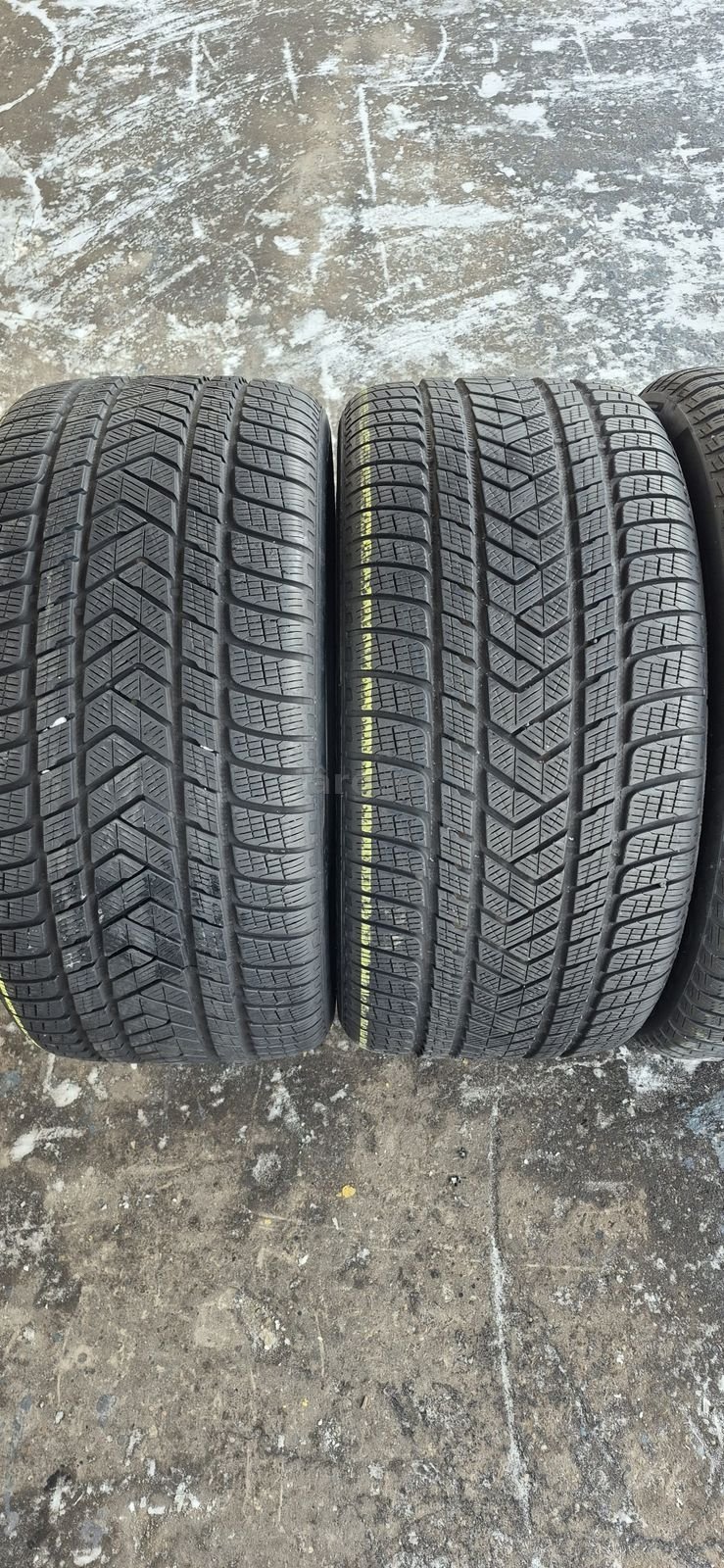 4 anvelope iarna RFT Pirelli,fata 275/45/20,spate 305/40/20.Pret/buc. 2