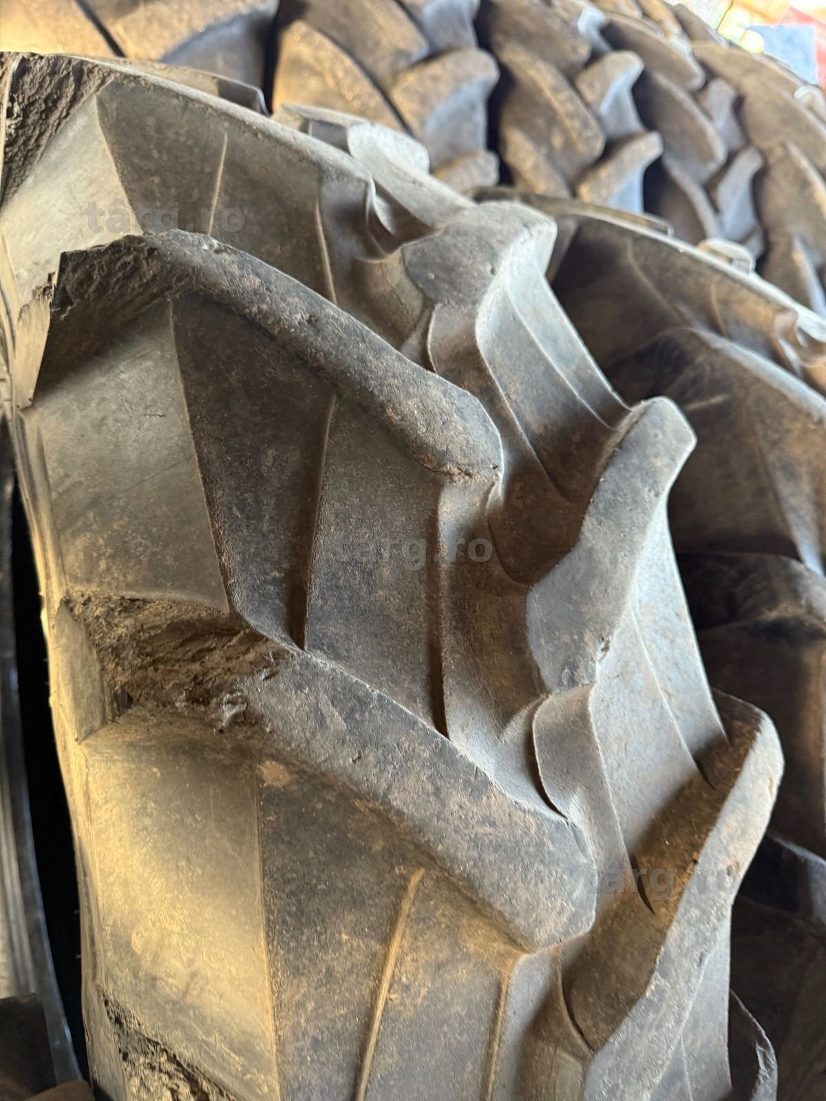 12,4r24 pirelli set 3