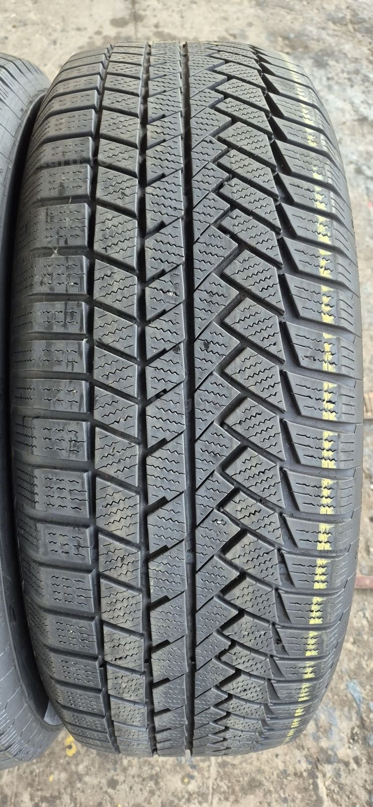 2 anvelope iarna Continental 255/65/19,dot 2021.Pretul este pe bucata. 2