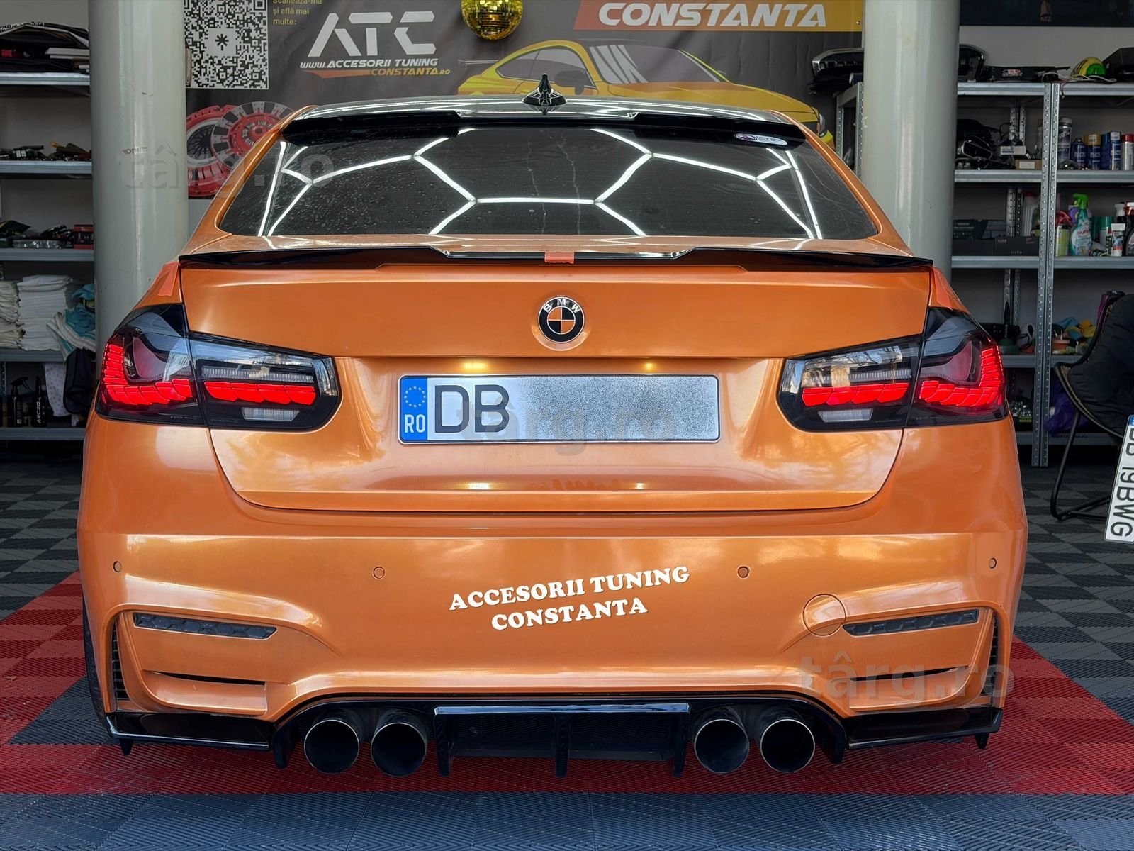 Difuzor Bara Spate + Coltare - BMW SERIA 3 F30 Pentru Bara De M3 CN