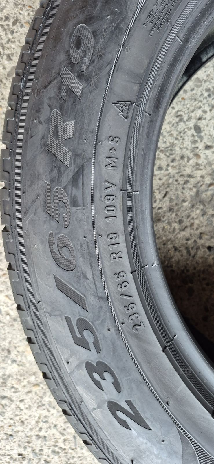 4 anvelope iarna Pirelli 235/65/19.Pretul este pe bucata 6