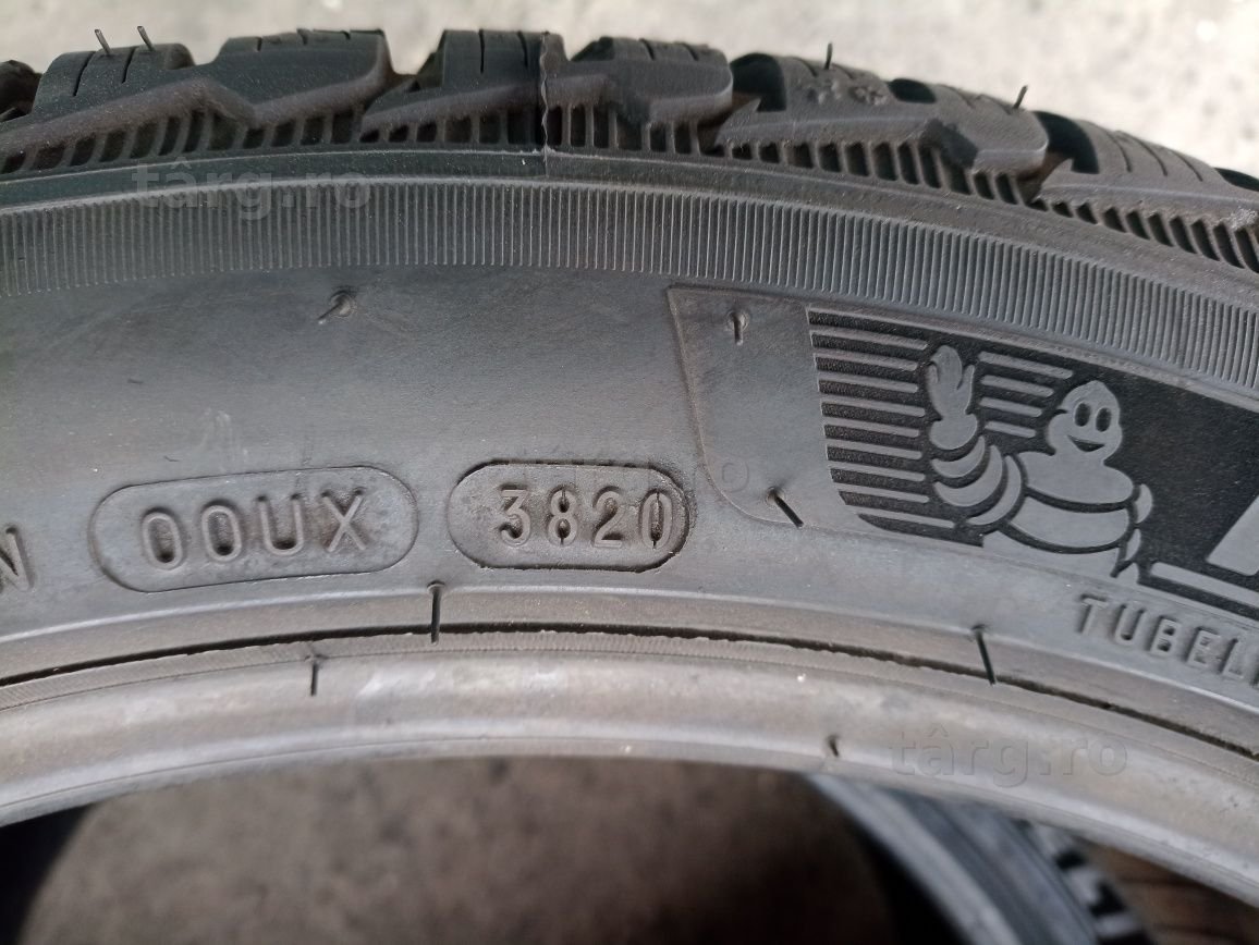 2 anvelope de iarna Michelin 235/45 R19 dot 3820 6