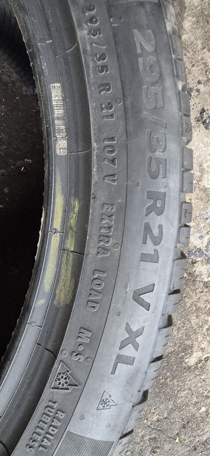 4 anvelope iarna Continental,fata 265/40/21,spate 295/35/21.Pret/buc. 6