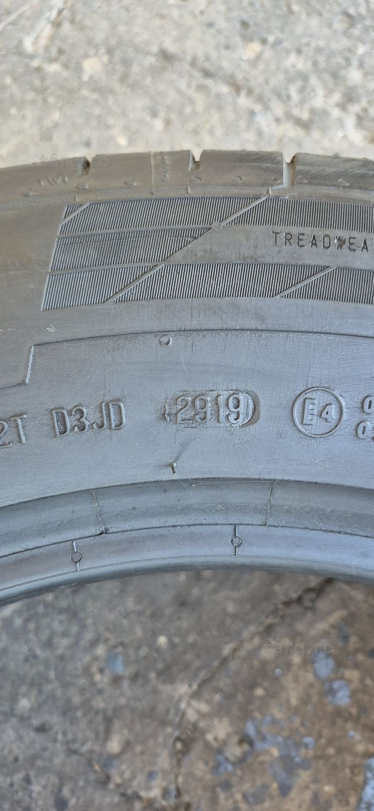 2 anvelope vara runflat ca noi Continental 255/55/18.Pretul este pe bucata. 6