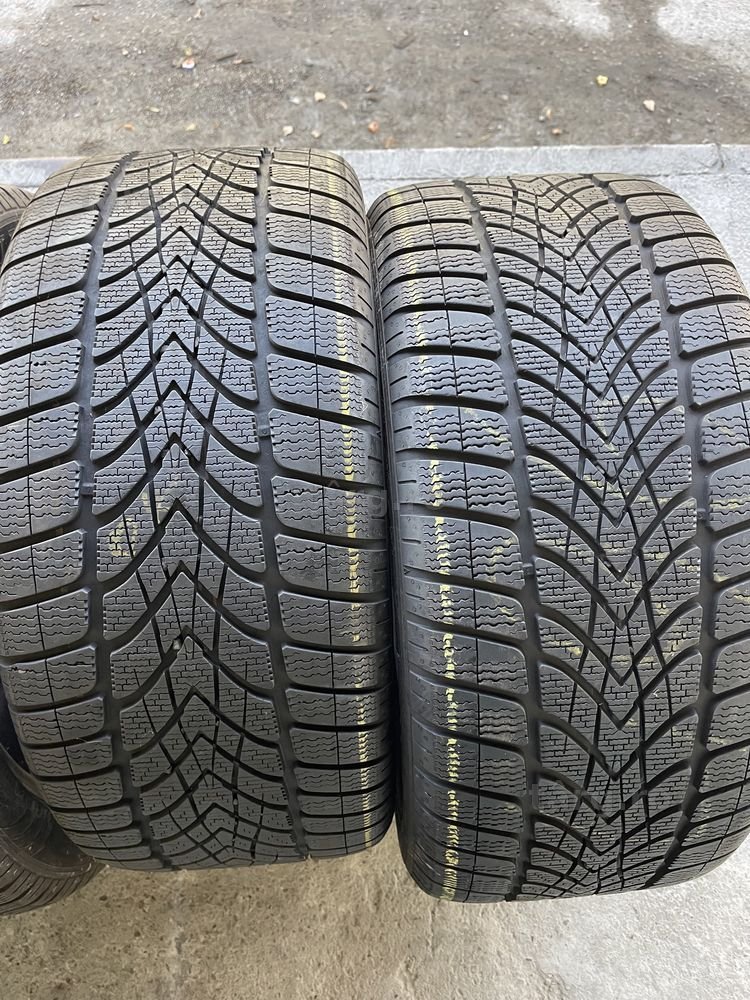 4 anvelope de iarna Dunlop fata 265/45/20 spate 295/40/20 3