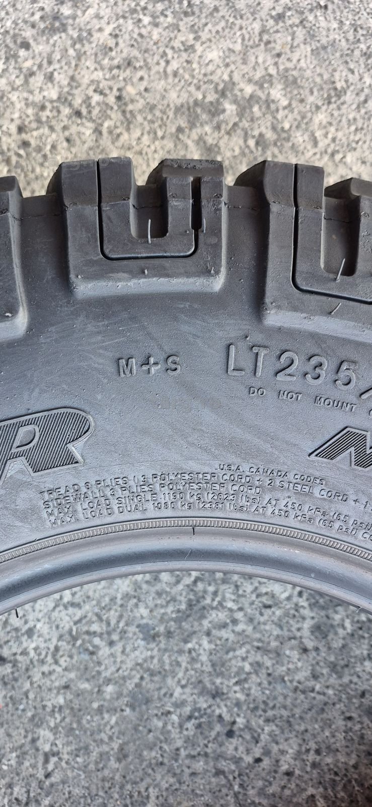 4 anvelope M+S M/T Goodyear 235/85/16.Pretul este pe bucata. 7