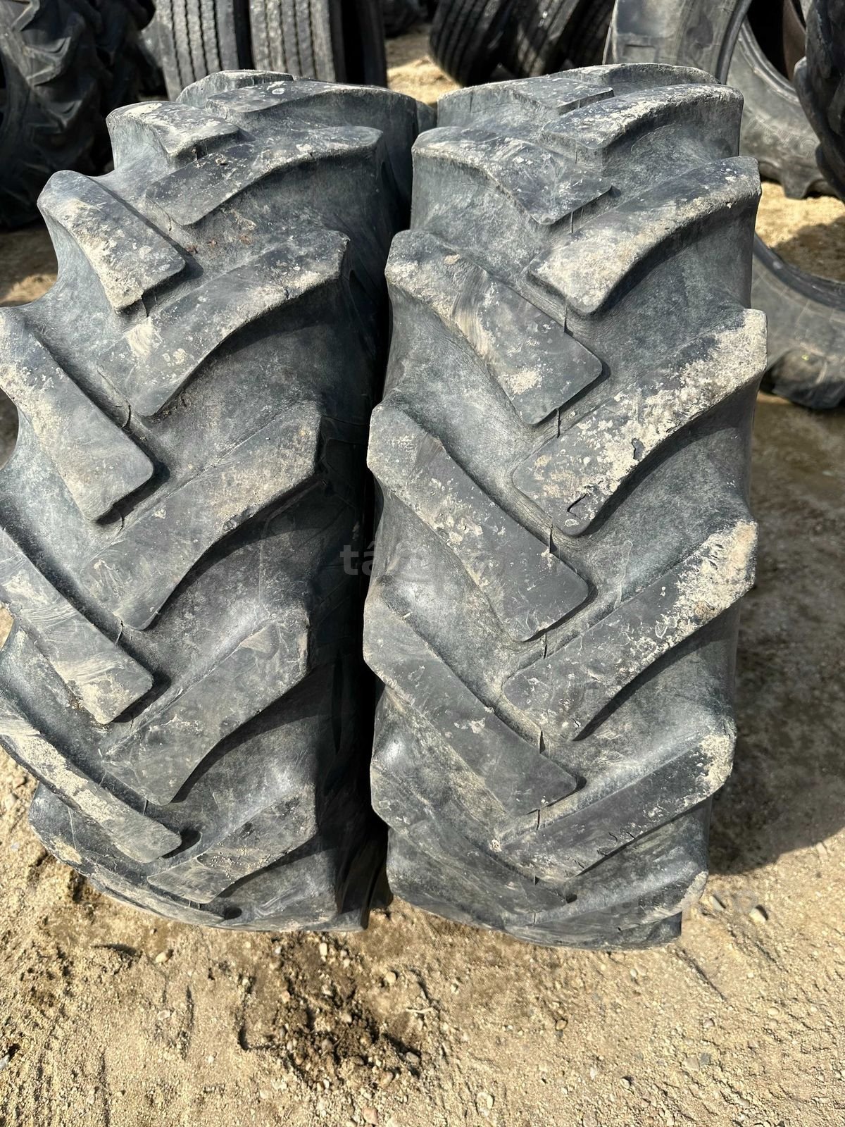 Anvelope sh 10.5 R18