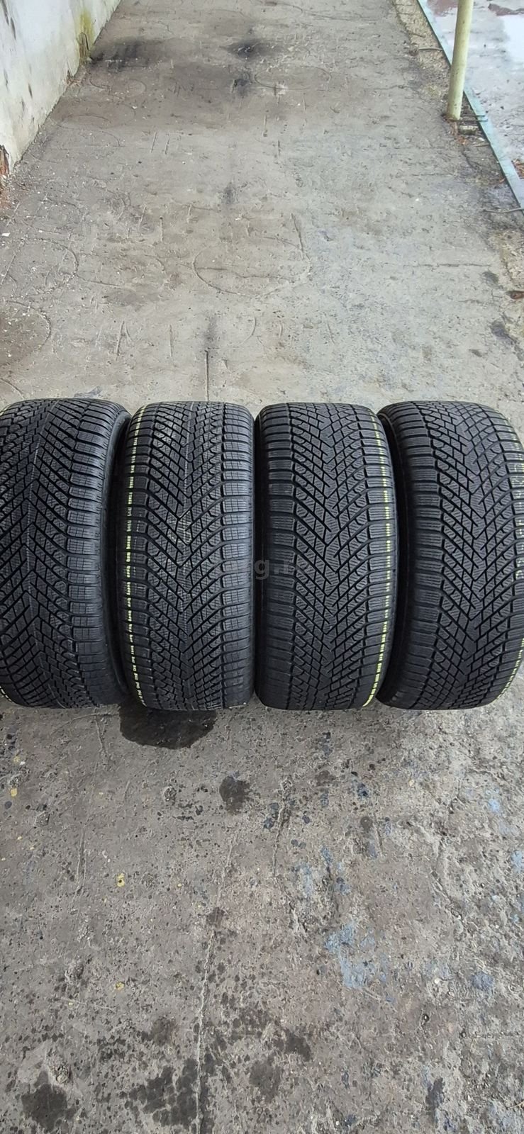 4 anvelope iarna ca noi Pirelli 285/35/22,dot 2023.Pret/bucata.