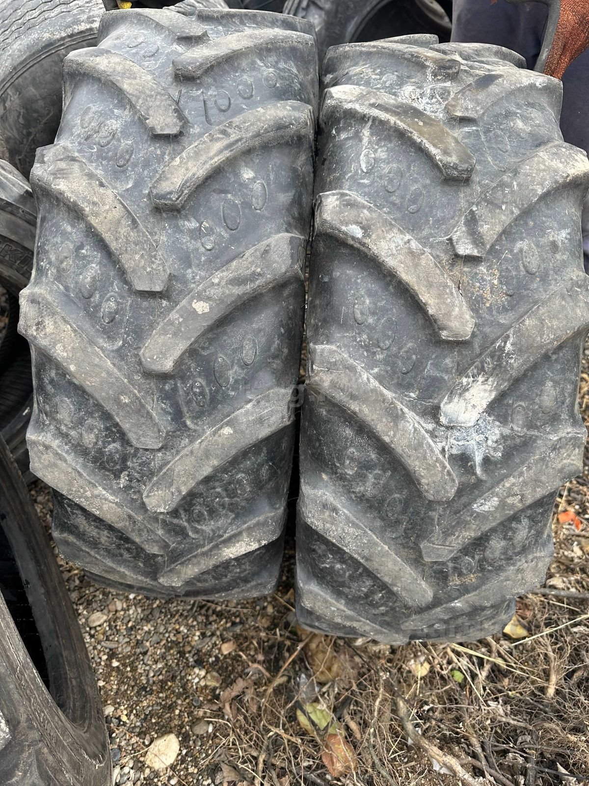 Anvelope sh 280.70 R20 BKT