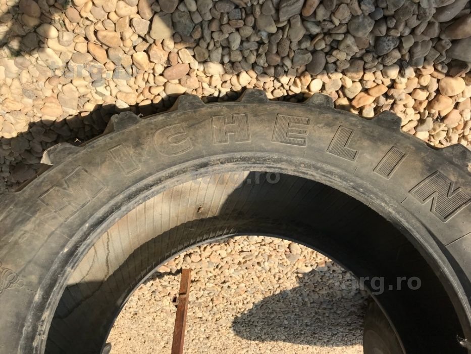 440/65r28 3